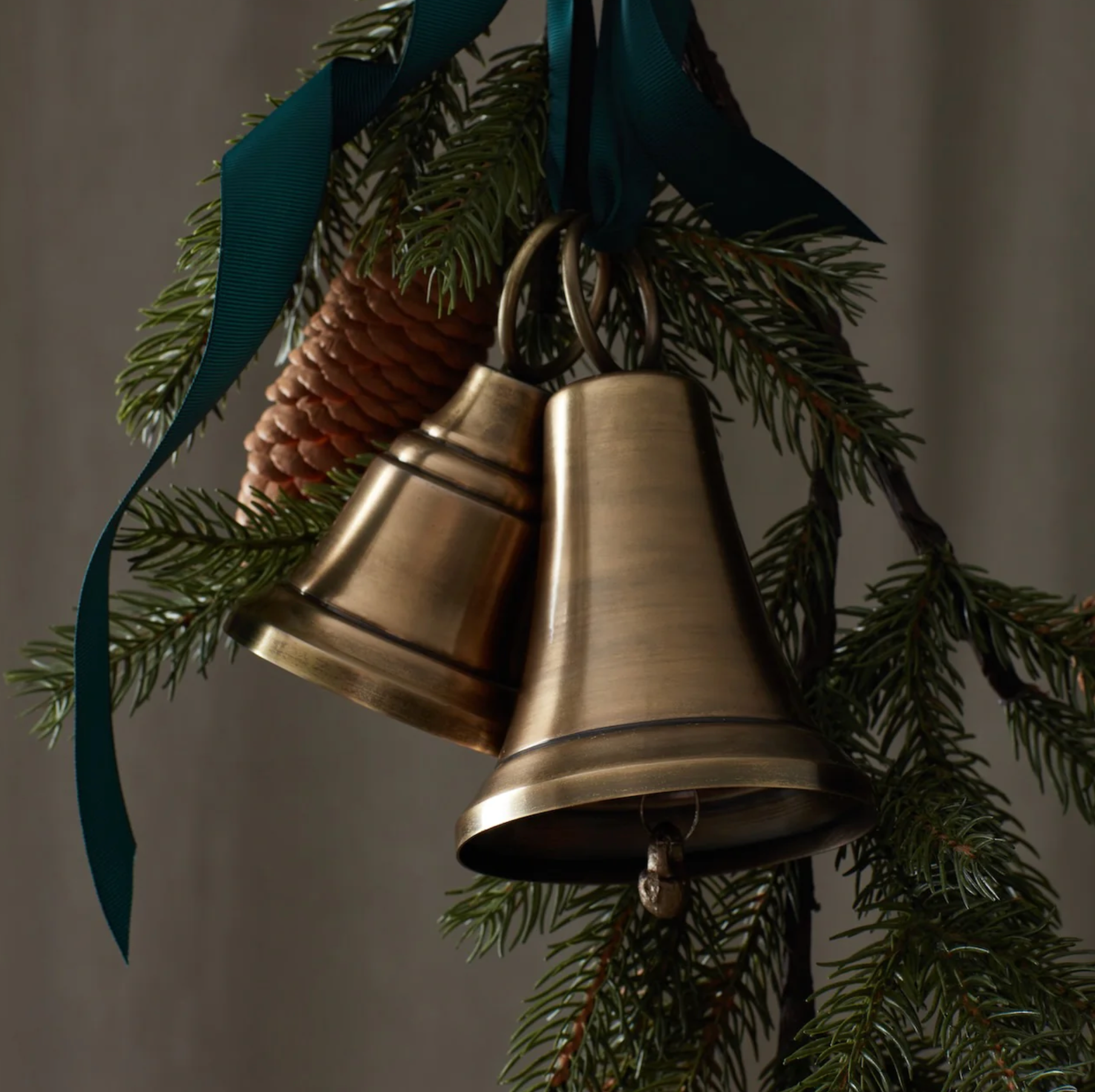 What is the best way to decorate your front door for Christmas?