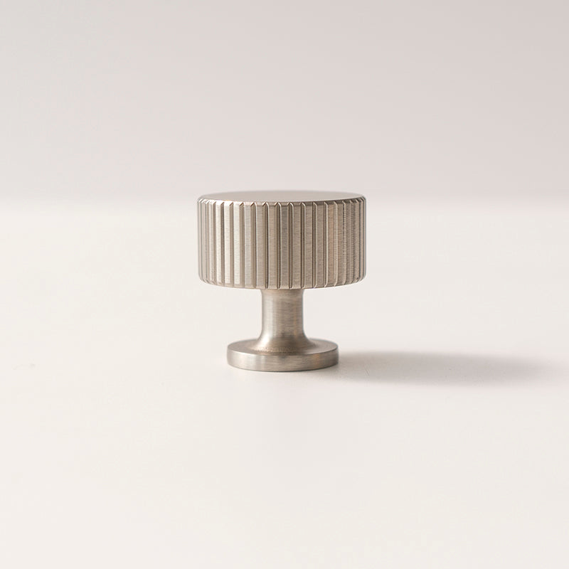 Lined Brass Knobs | Aurabella