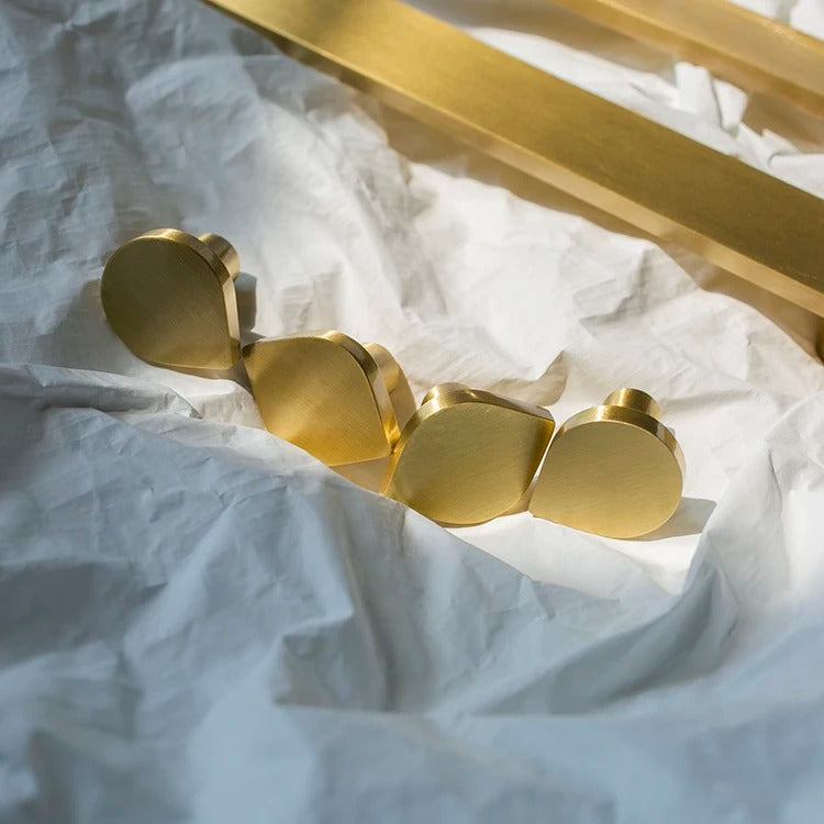 Curved Cabinet Pulls | Novus