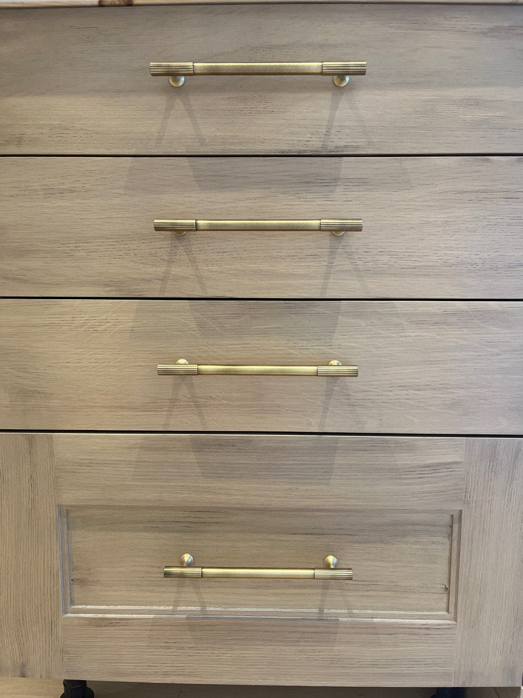 Customer kitchen with Aurabella handles