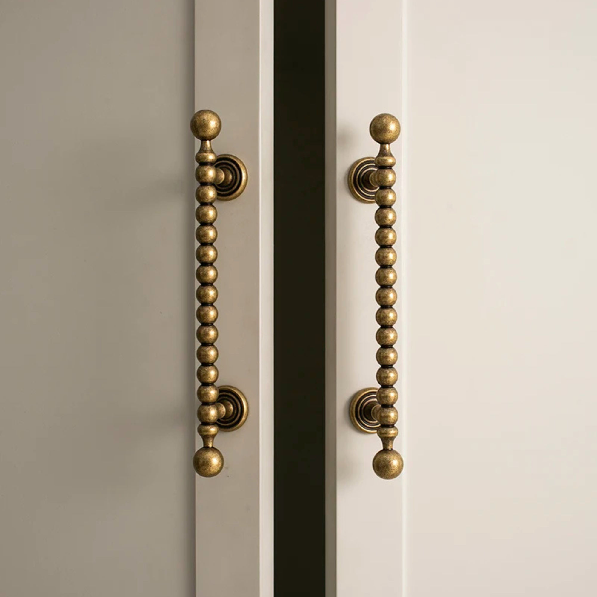 Bubble Cabinet Pull | Regio