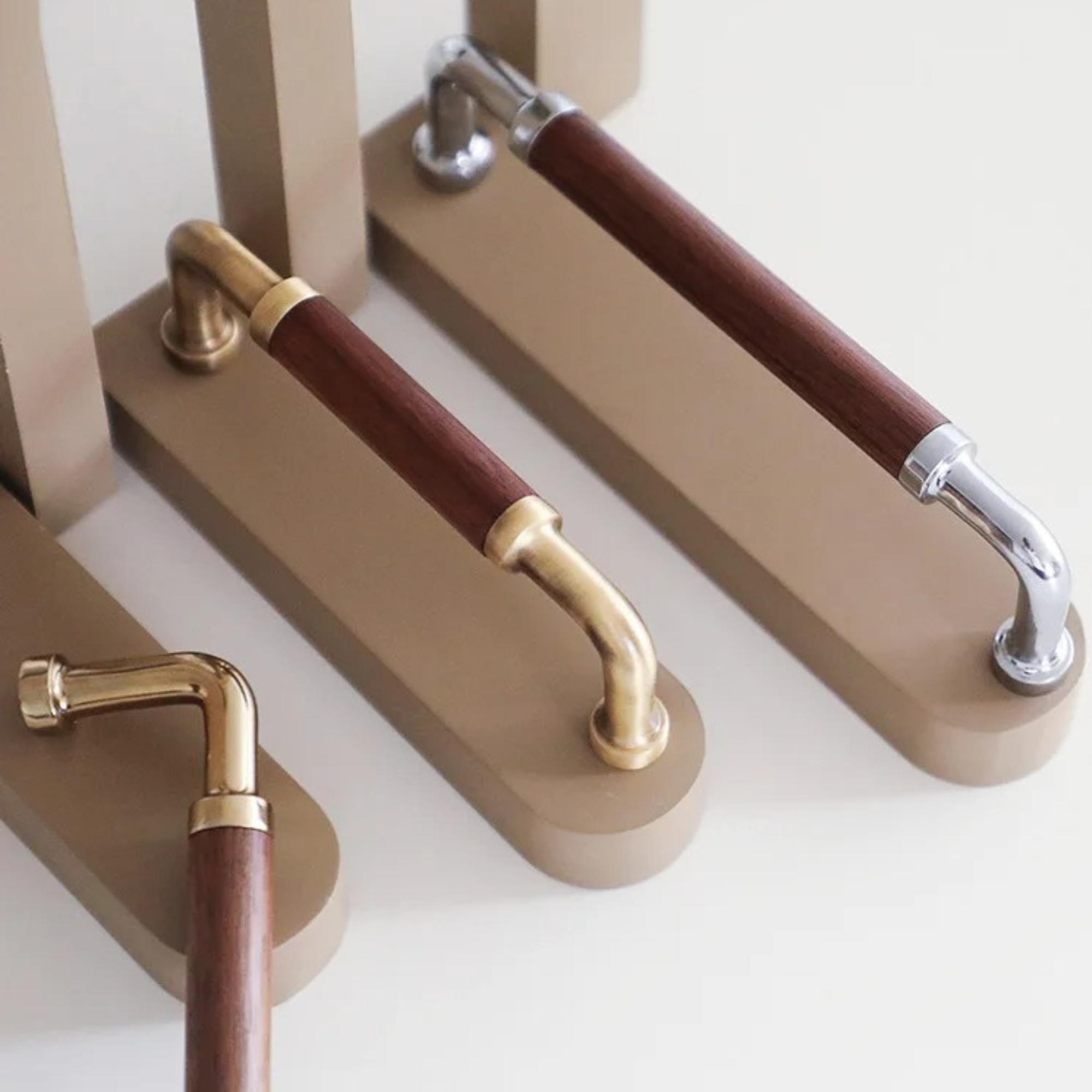 Wood & Brass Curved Pulls | Viverra