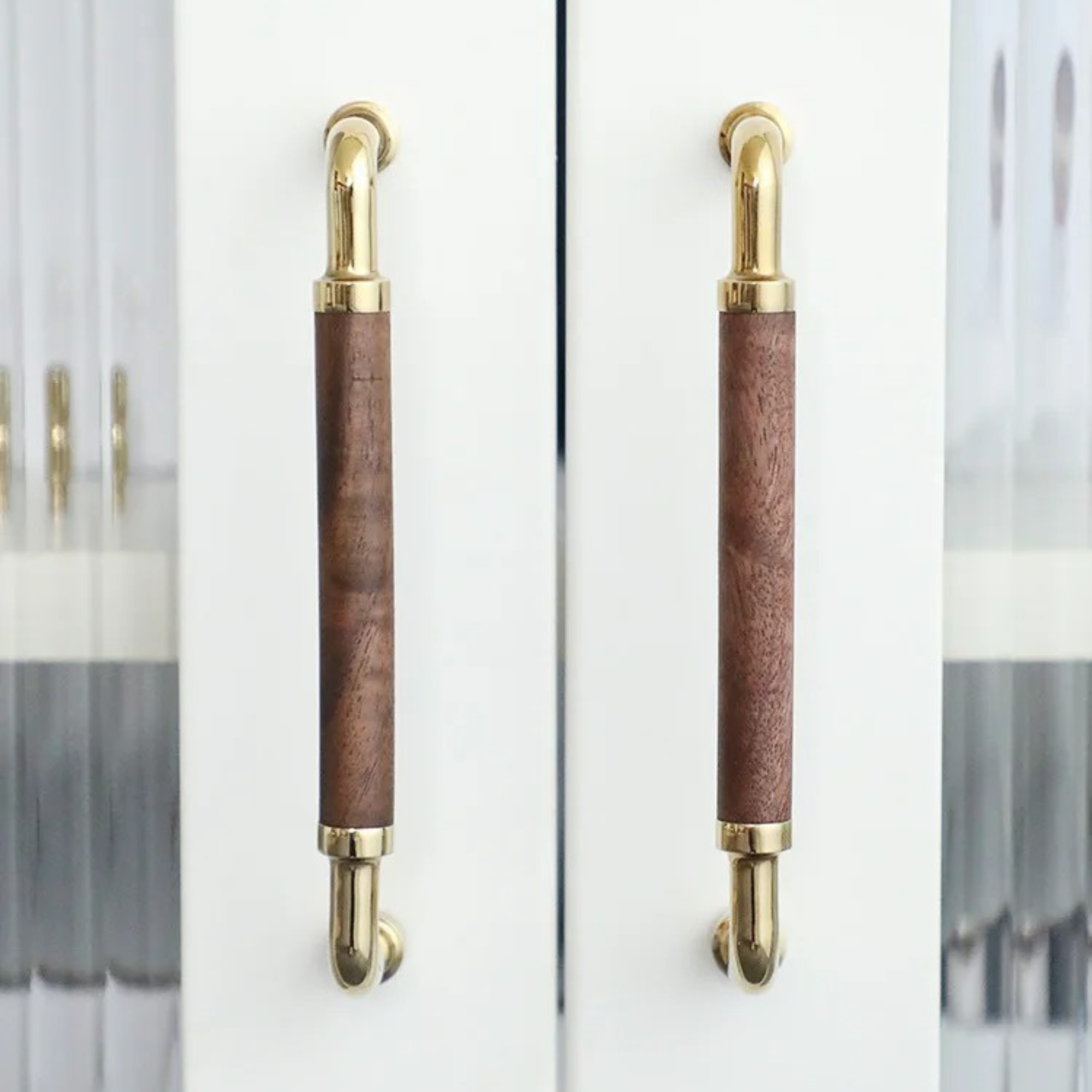 Wood & Brass Curved Pulls | Viverra