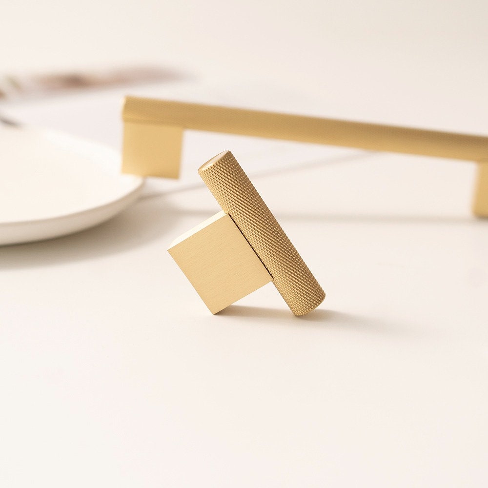 Knurled Brass Pull Handles | Lustra