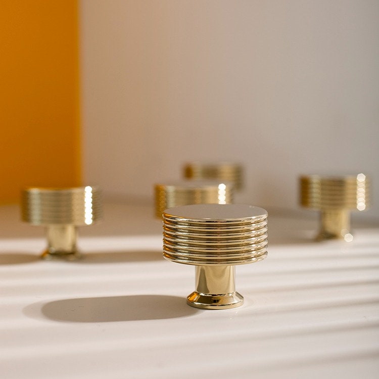 Mirror Cabinet Knobs With Lined Edge | Clarico