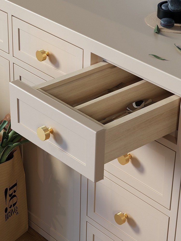 Mirror Cabinet Knobs With Lined Edge | Clarico