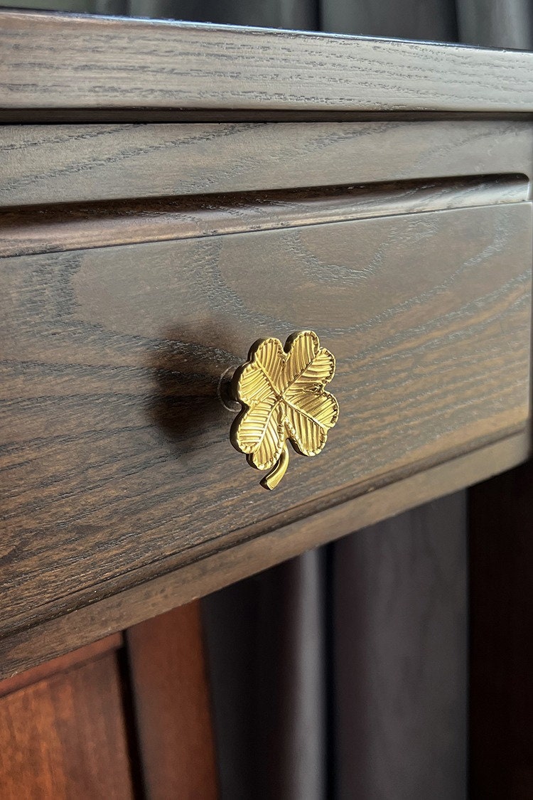 Clover Drawer Knob | Trefoil