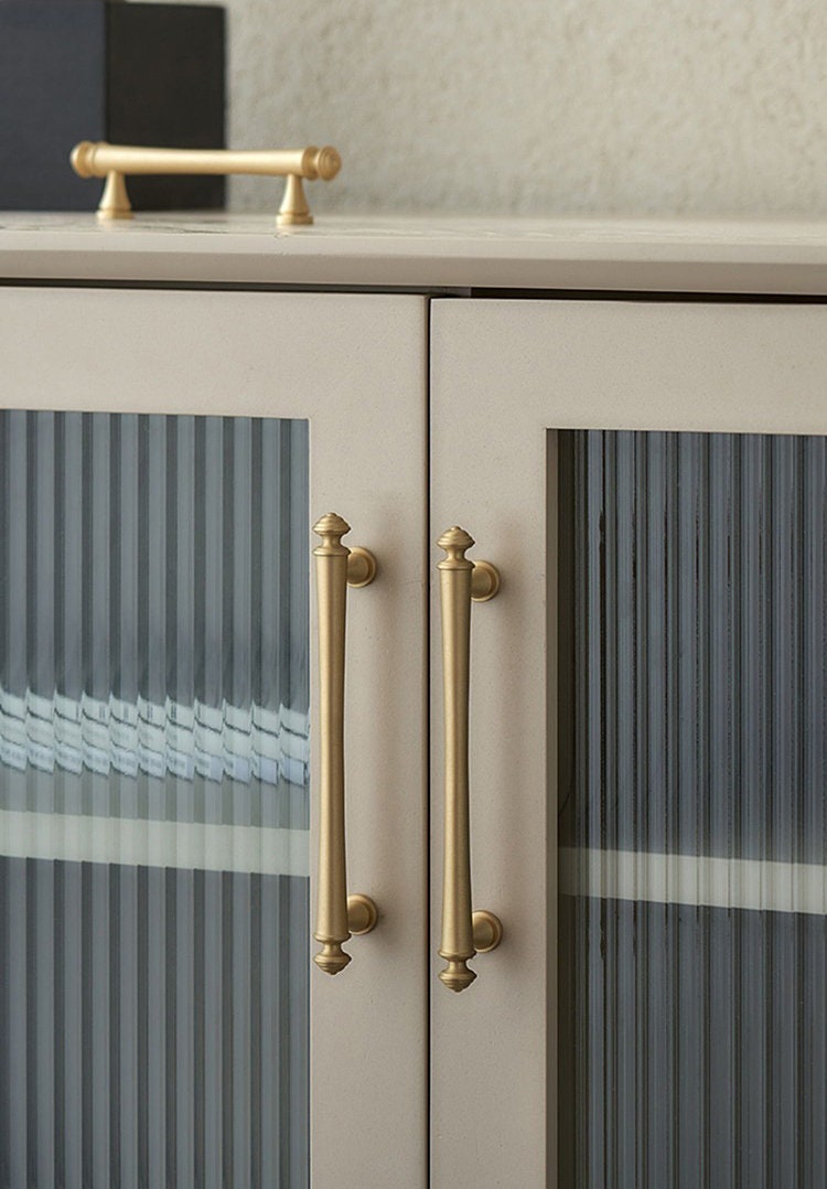 Traditional Brass Cabinet Pull | Fama
