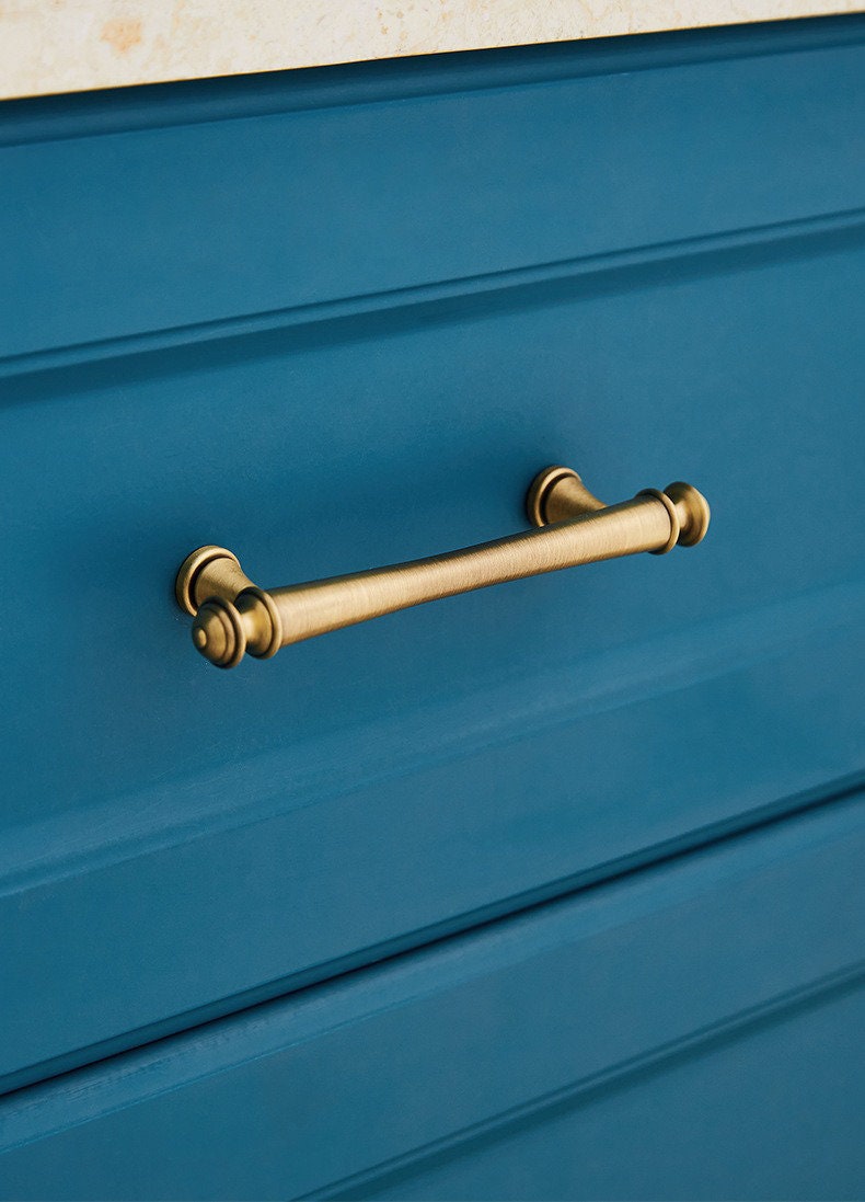 Traditional Brass Cabinet Pull | Fama