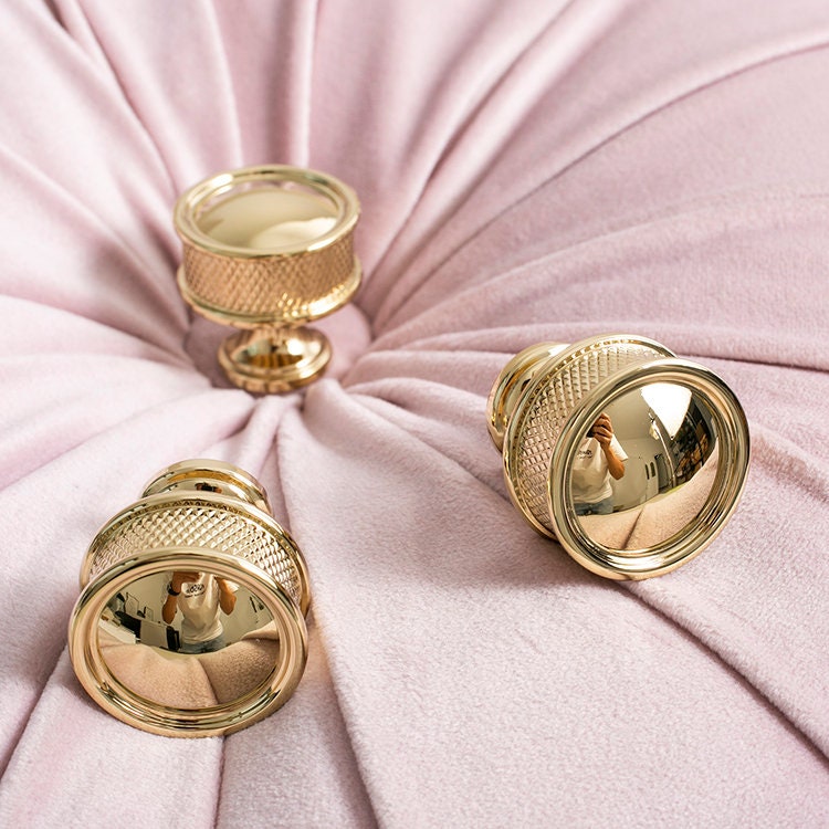 Polished Brass Knurled Knob | Caneo