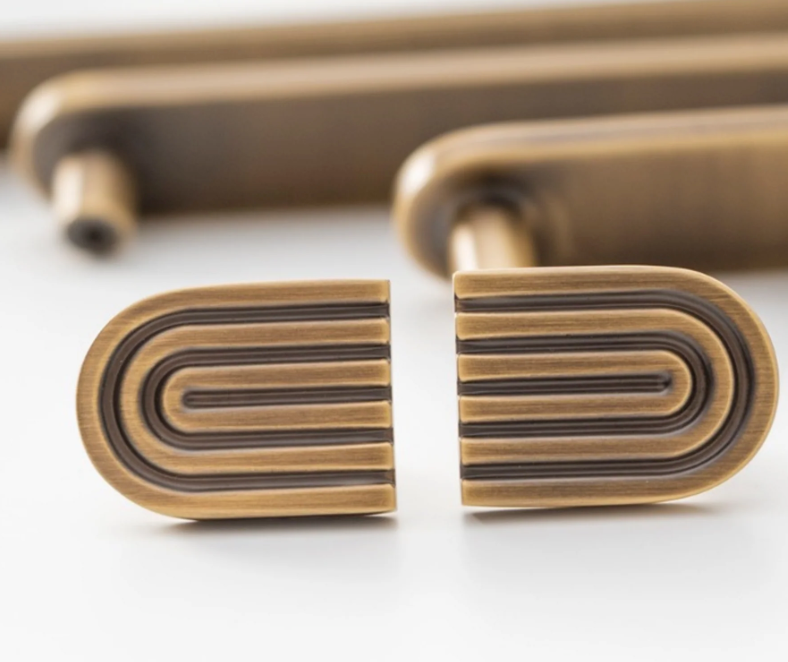 How to Choose Hardware for Kitchen Cabinets? – The Boutique Handle Co