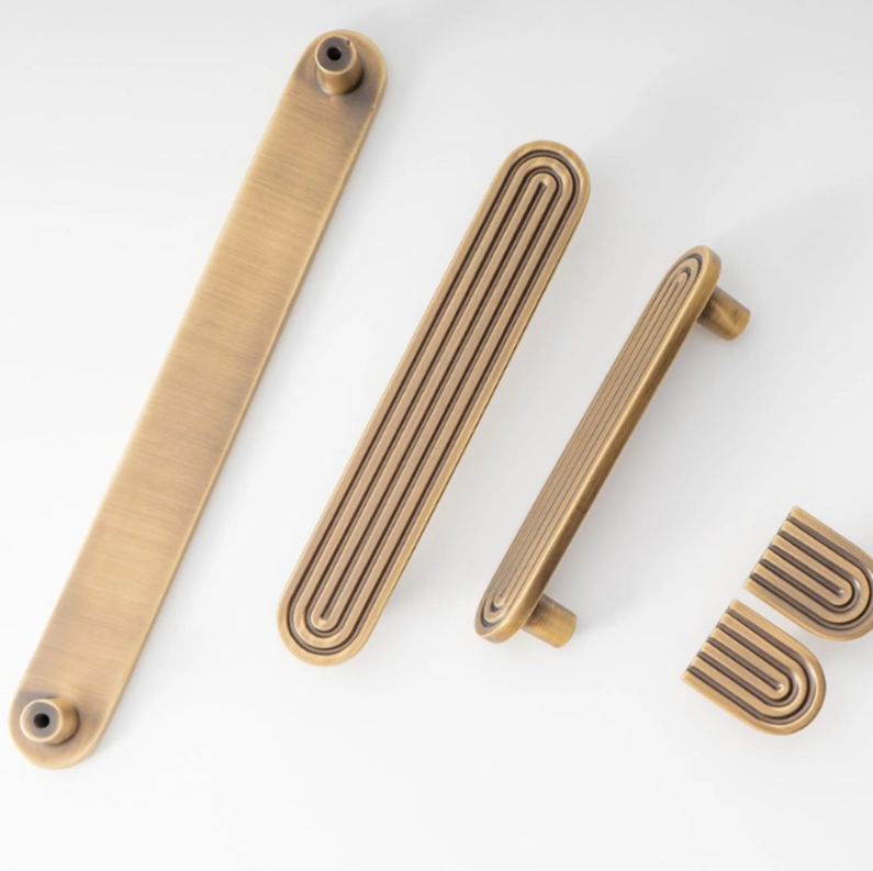 What Hardware Should I Use for Kitchen Cabinets?