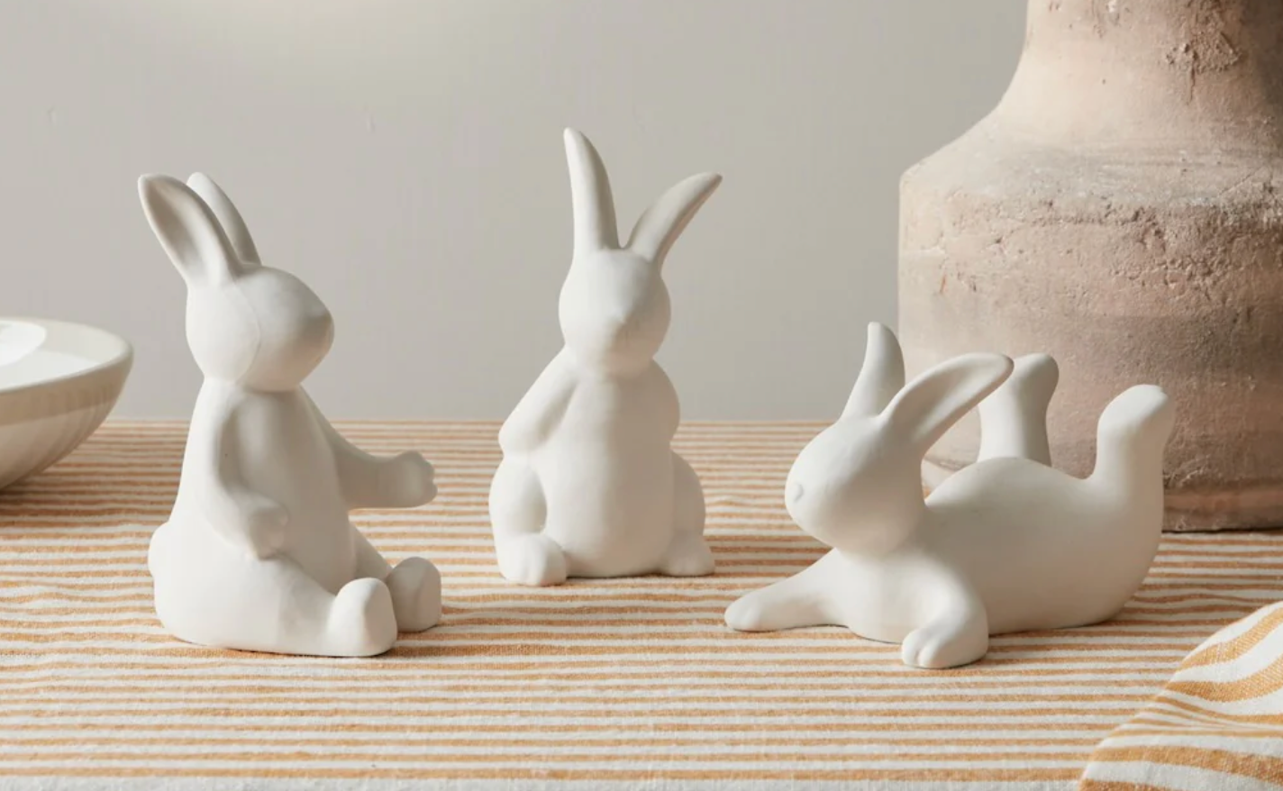 Hop into Spring with These Adorable Easter Table Displays