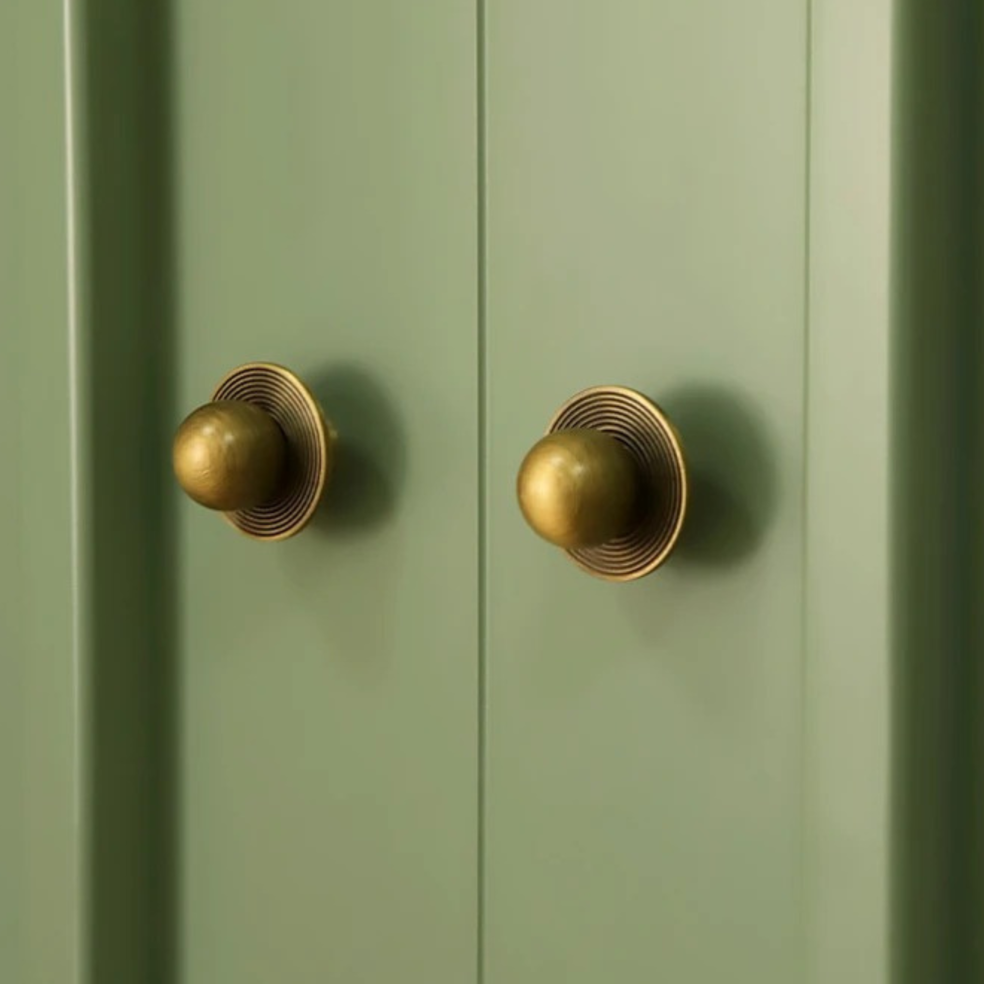 Antique Brass Drawer Knob | Planeta