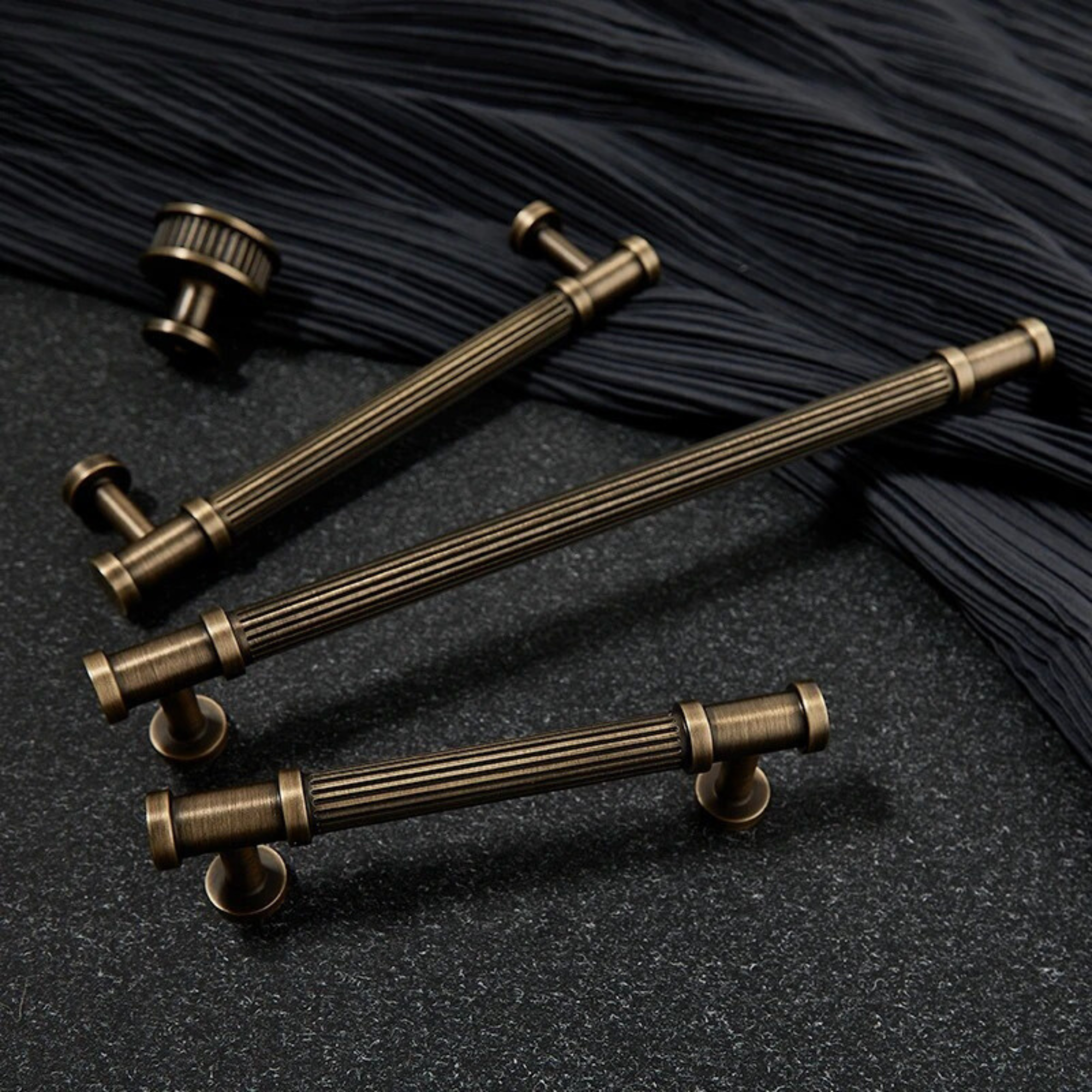 Lined Bronze Cabinet Pulls | Aenea