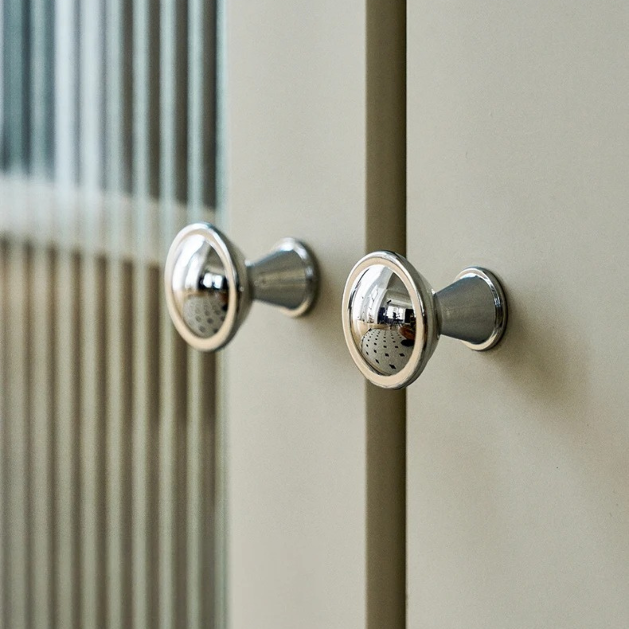 Polished Chrome Curved Pulls | Orbis Nitidus