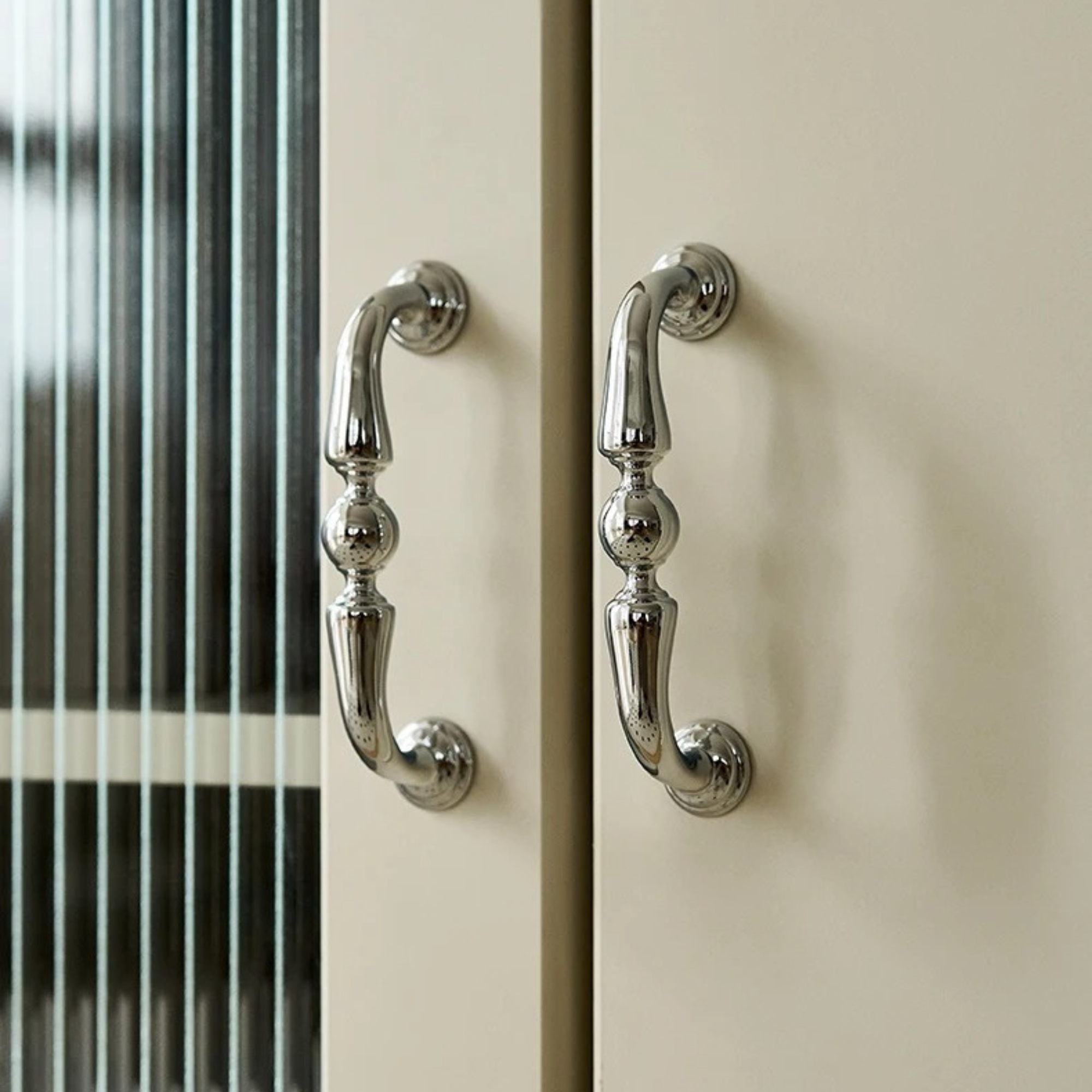 Polished Chrome Curved Pulls | Orbis Nitidus