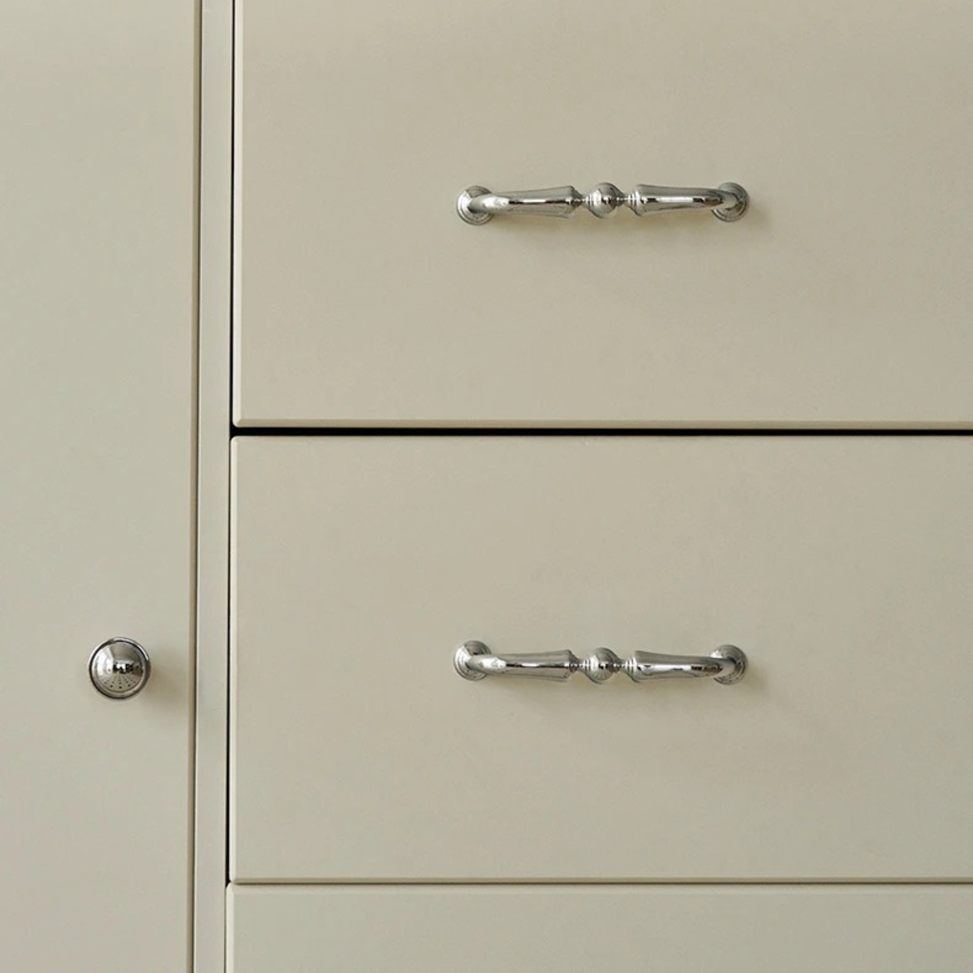 Polished Chrome Curved Pulls | Orbis Nitidus