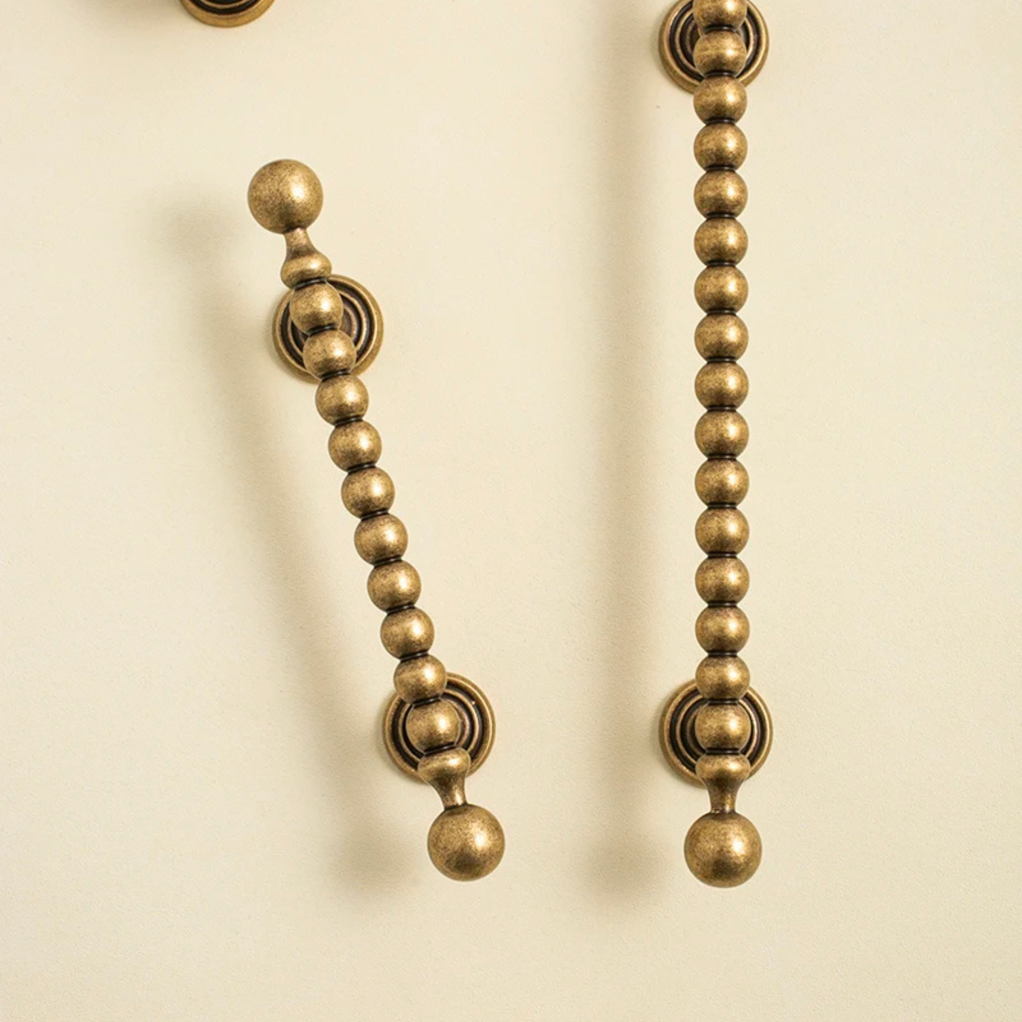 Bubble Cabinet Pull | Regio