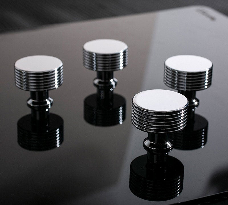 Mirror Cabinet Knobs With Lined Edge | Clarico