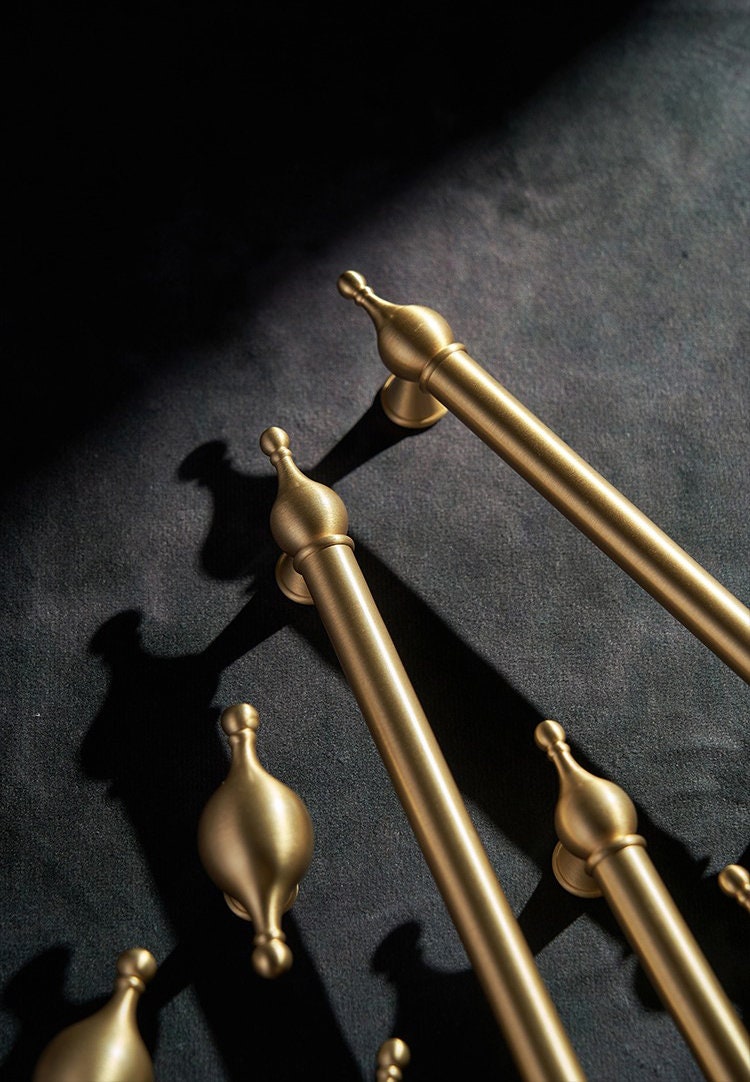 Pointed Brass Pulls | Cuspis