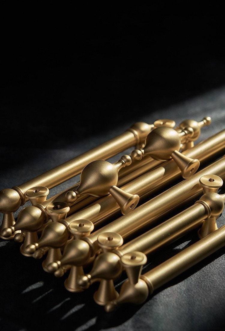 Pointed Brass Pulls | Cuspis