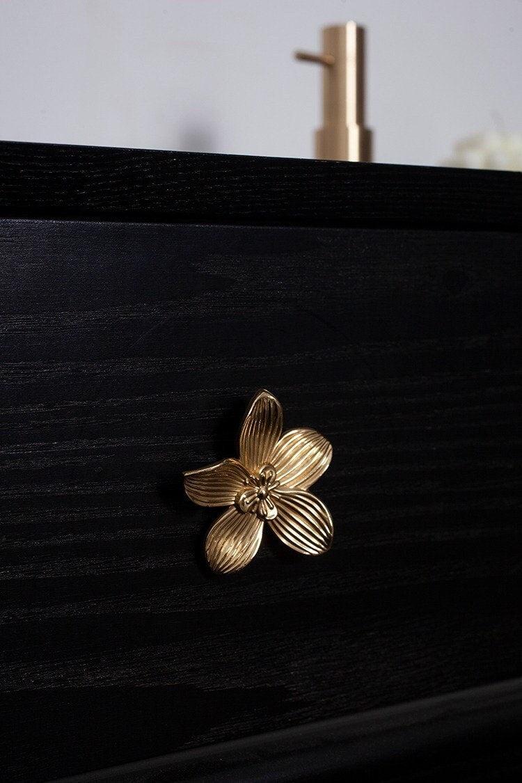 Brass Flower Cabinet Knob | Flores